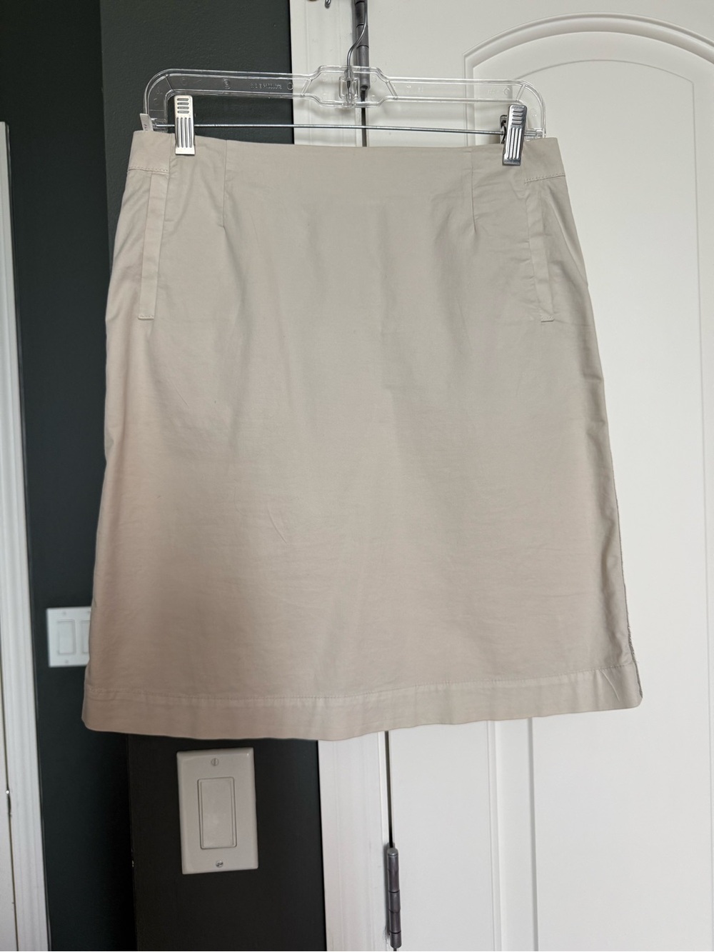 Fabiana Fillipi Classic Women's Beige Straight Skirt